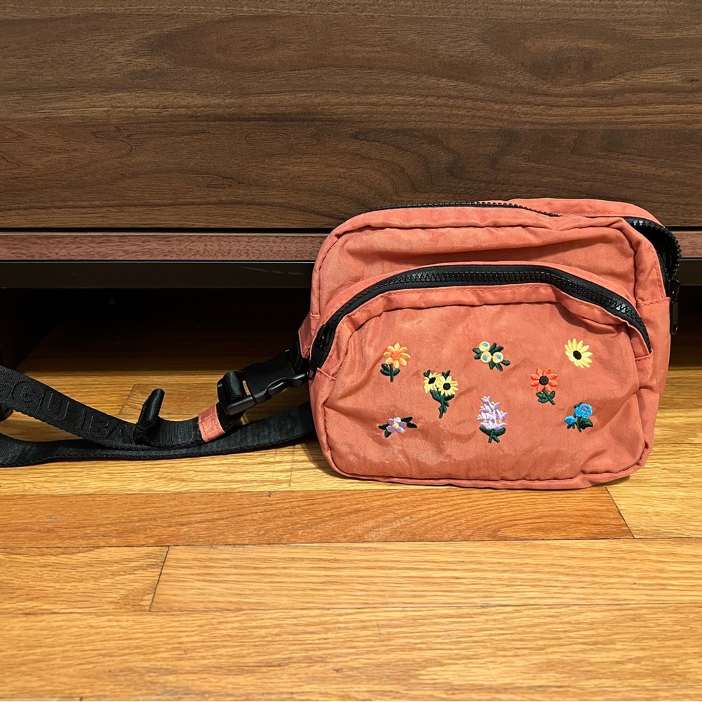 Baggu Fanny Pack - Embroidered Ditzy Floral